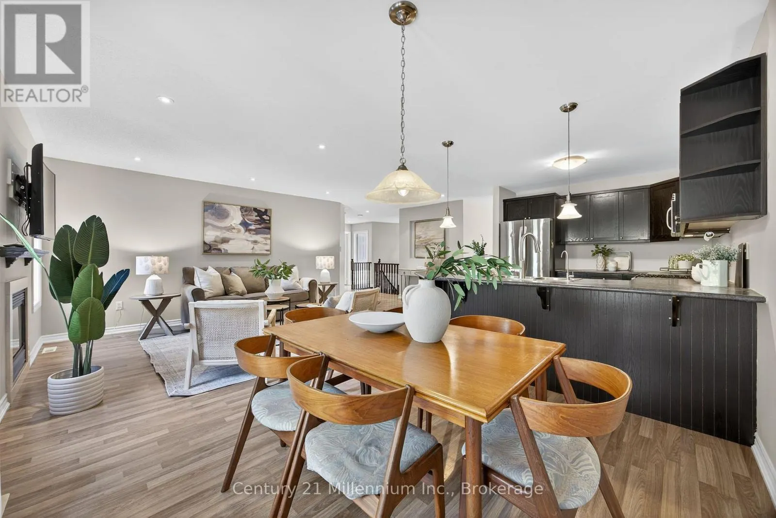 45 RED PINE CRESCENT
