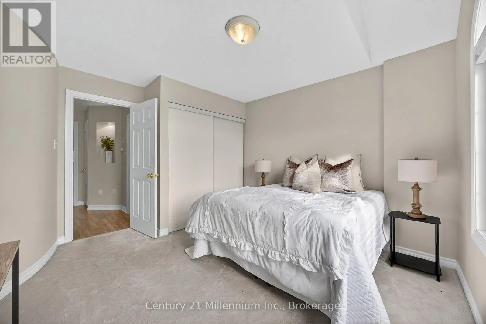 45 RED PINE CRESCENT