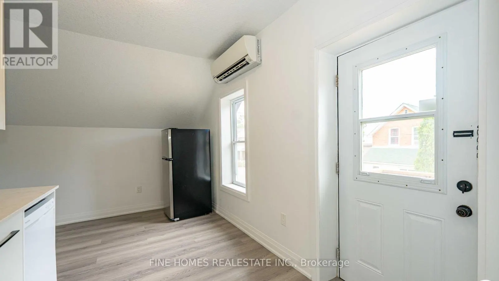 119 ALBERT STREET S
