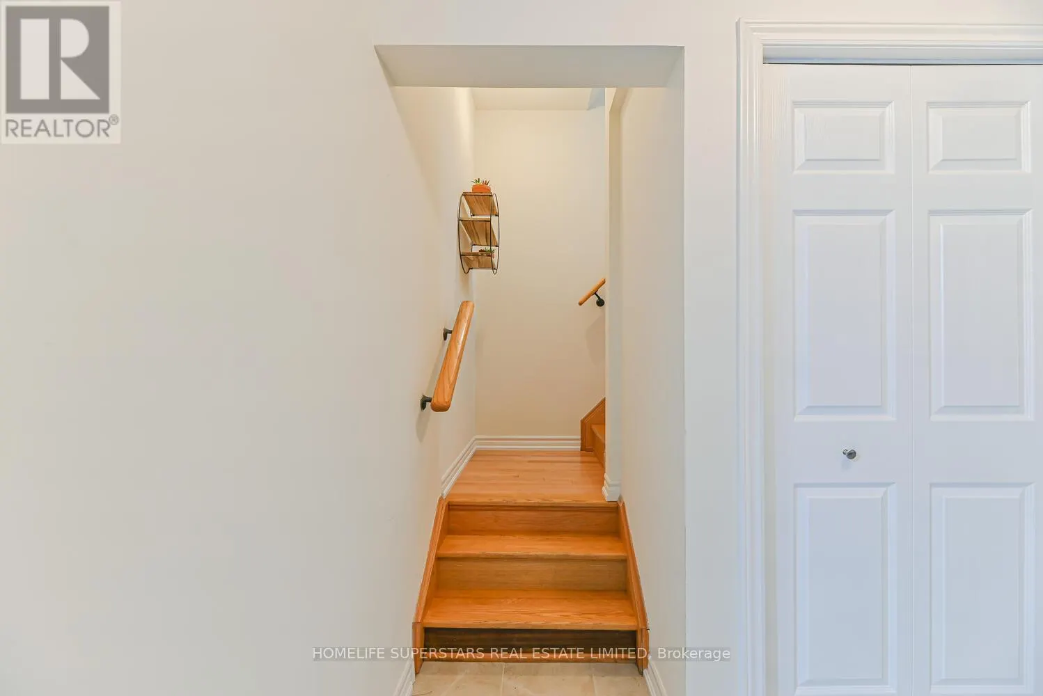 9 ACADEMY AVENUE