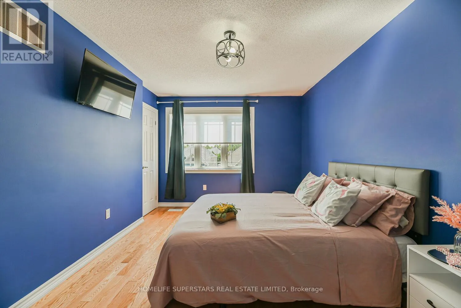 9 ACADEMY AVENUE