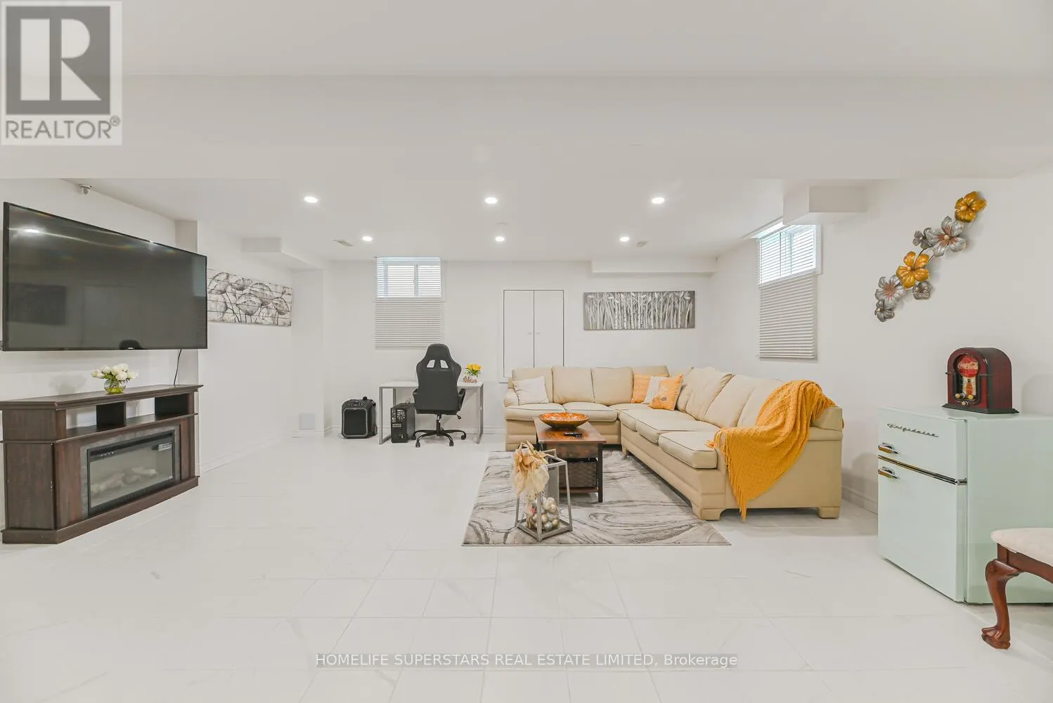 9 ACADEMY AVENUE