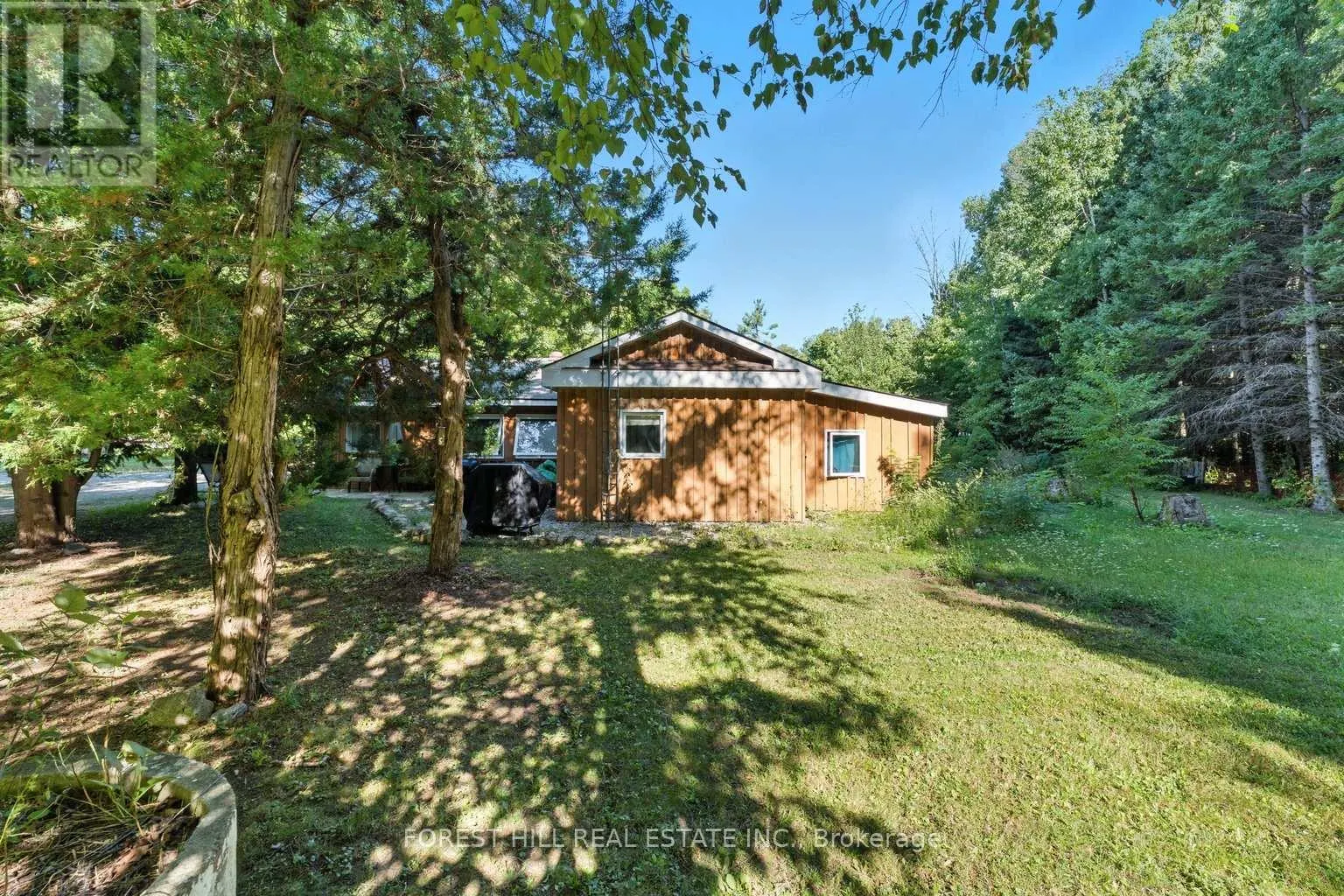590 LAFONTAINE ROAD E