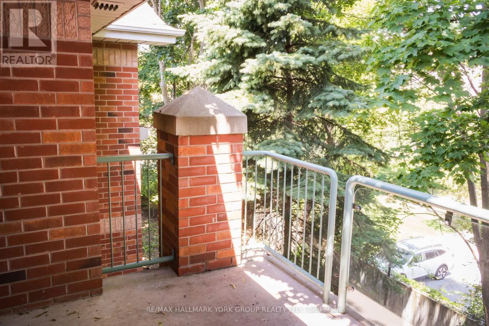 408 - 143 EDGEHILL DRIVE