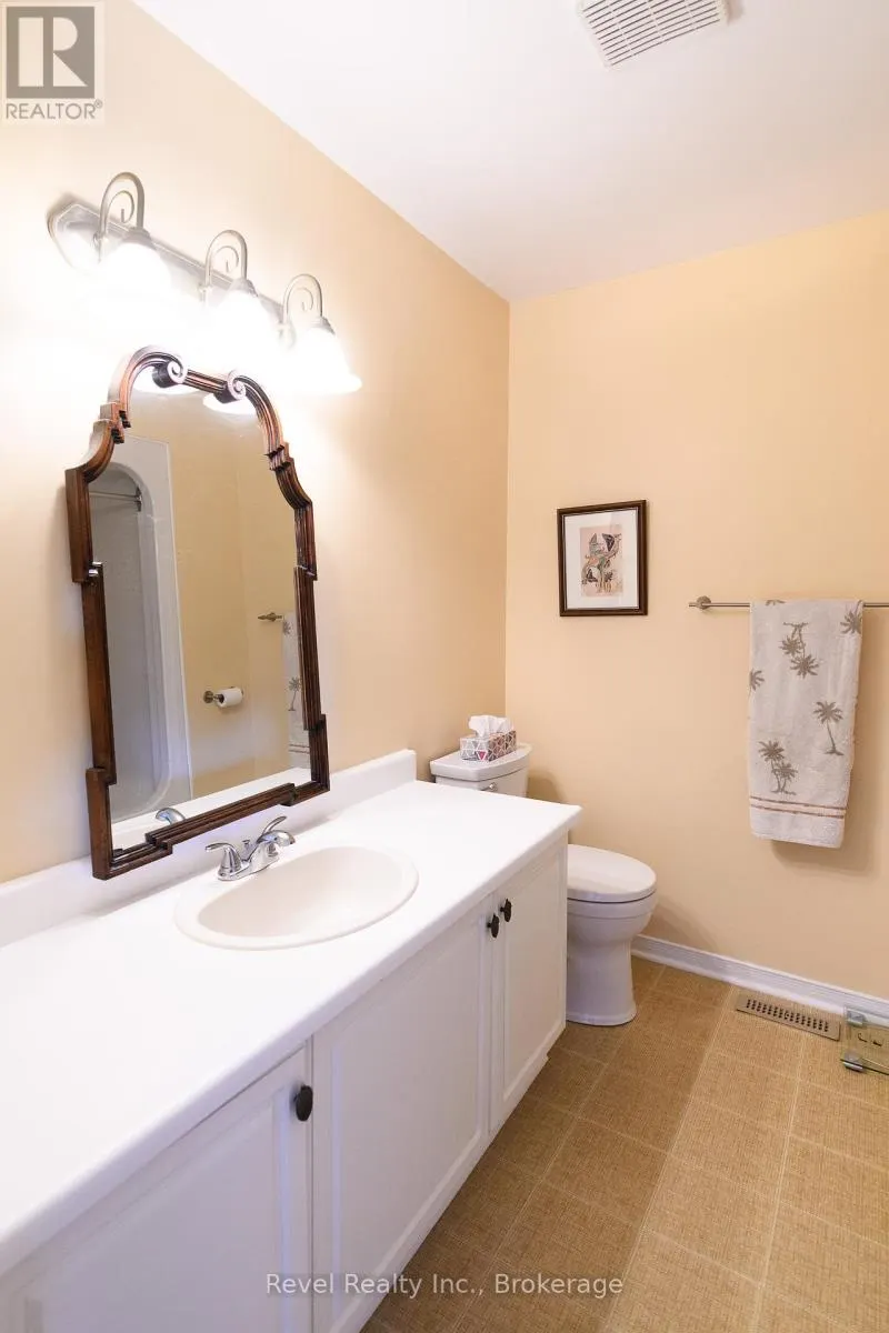 51 - 145 FAIRWAY CRESCENT, #51