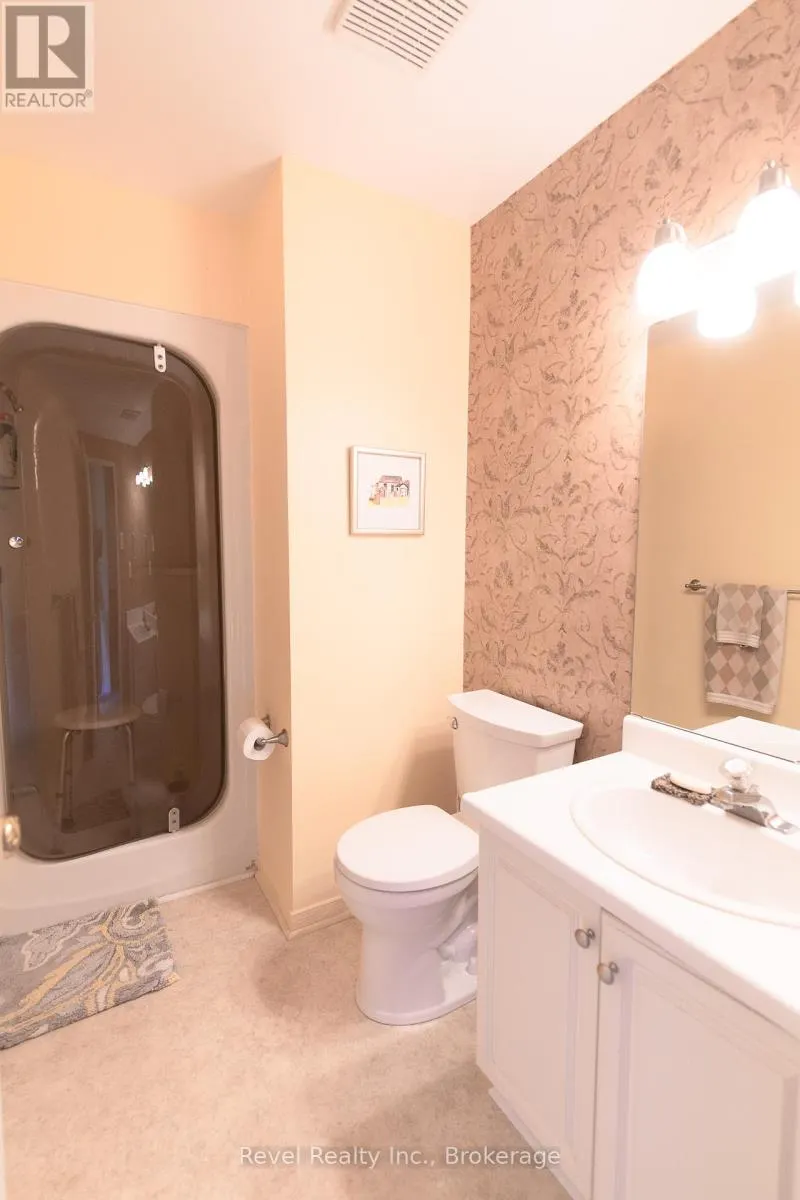 51 - 145 FAIRWAY CRESCENT, #51