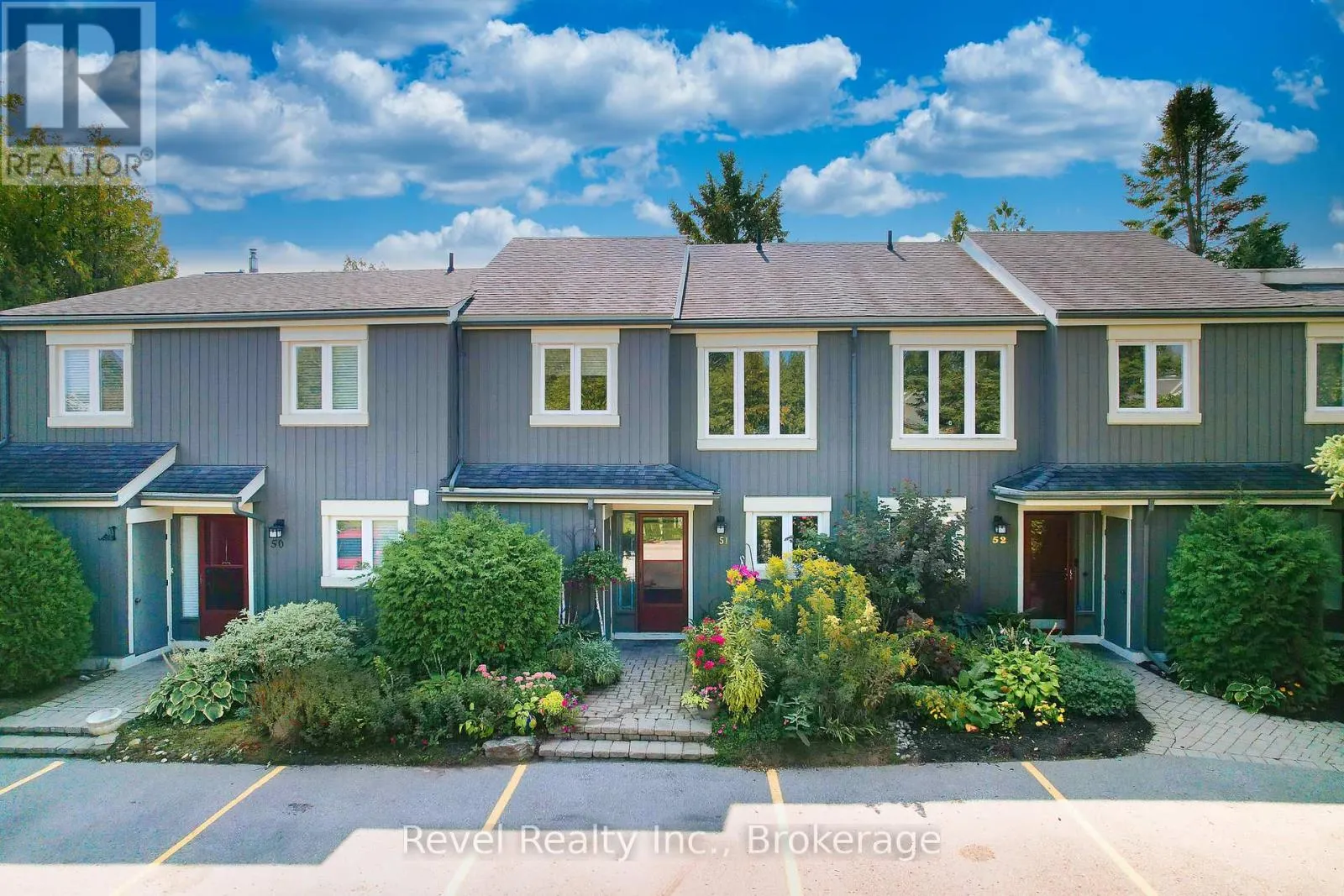 51 - 145 FAIRWAY CRESCENT, #51