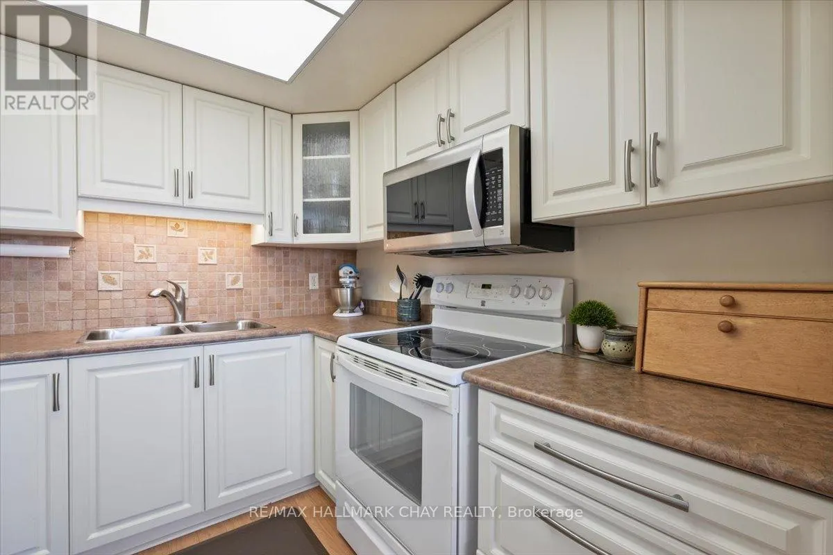 403 - 65 ELLEN STREET