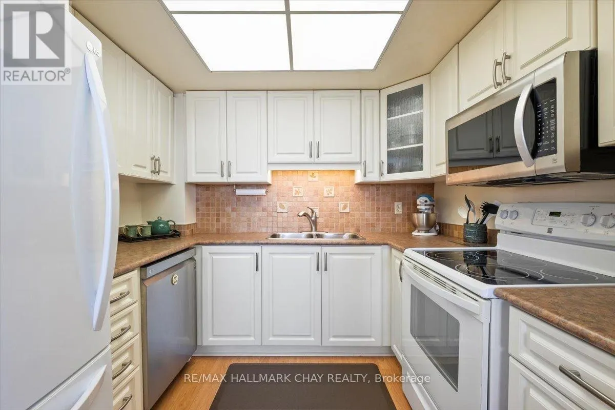 403 - 65 ELLEN STREET