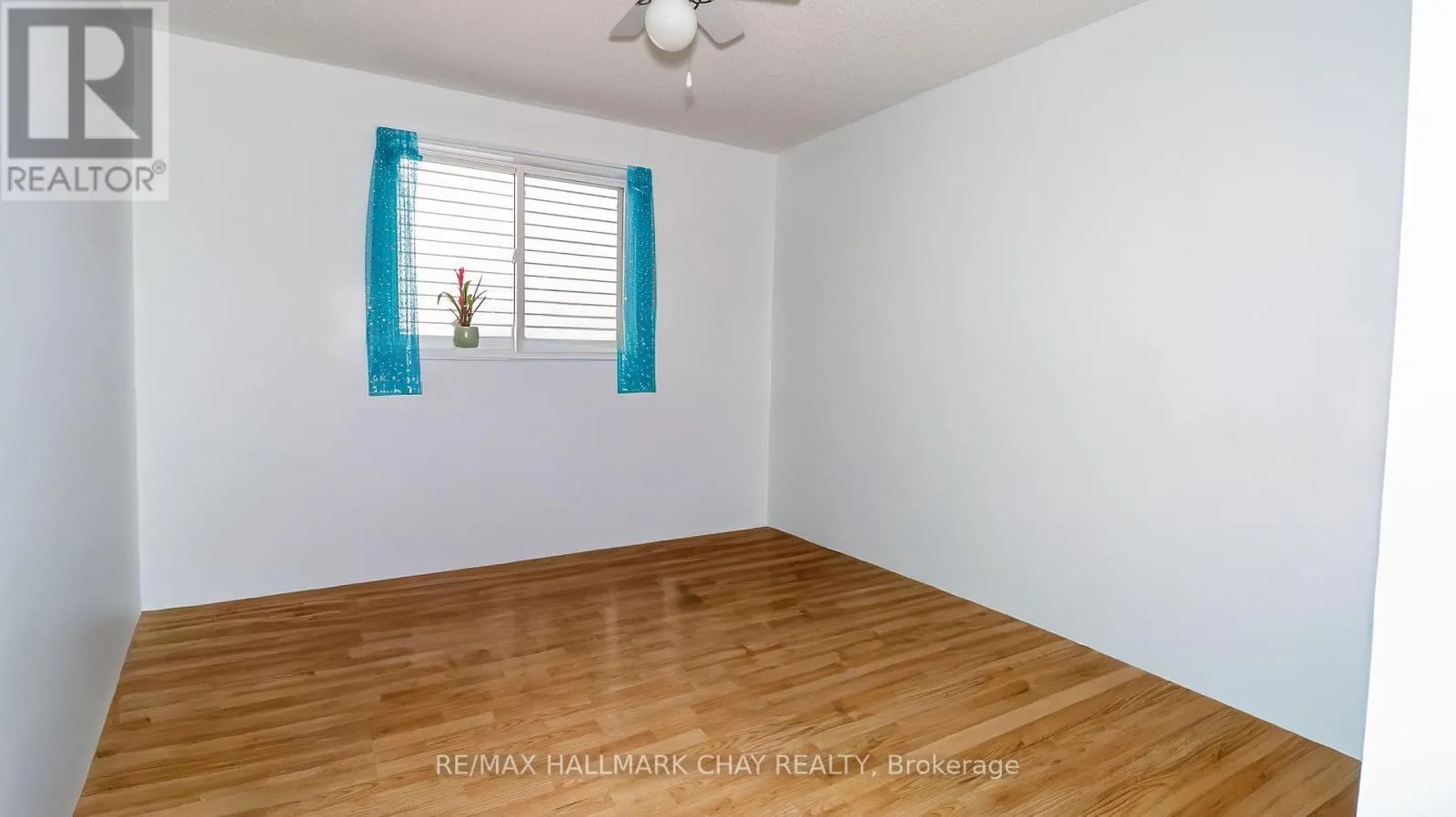 4 HERSEY CRESCENT