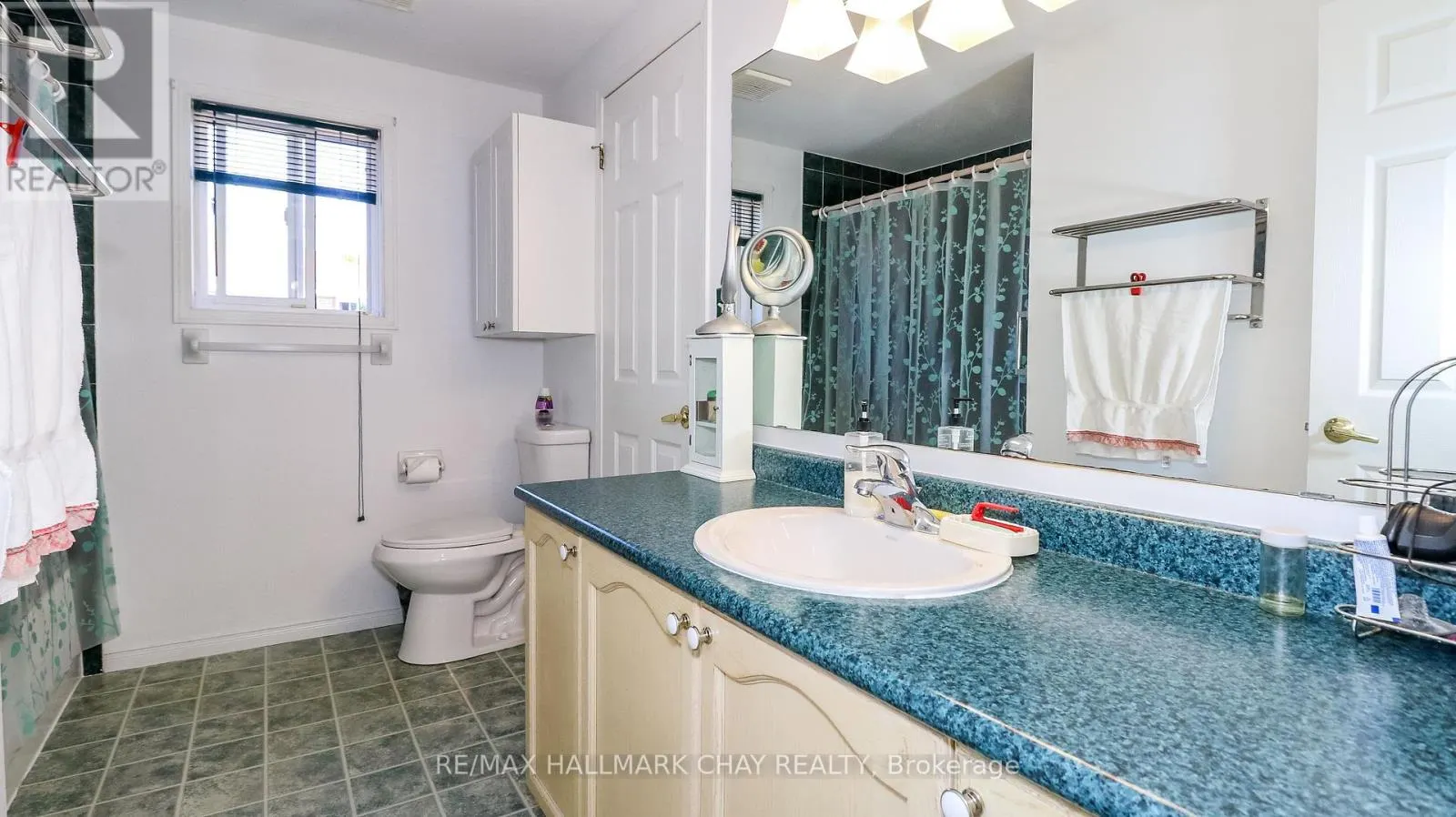 4 HERSEY CRESCENT