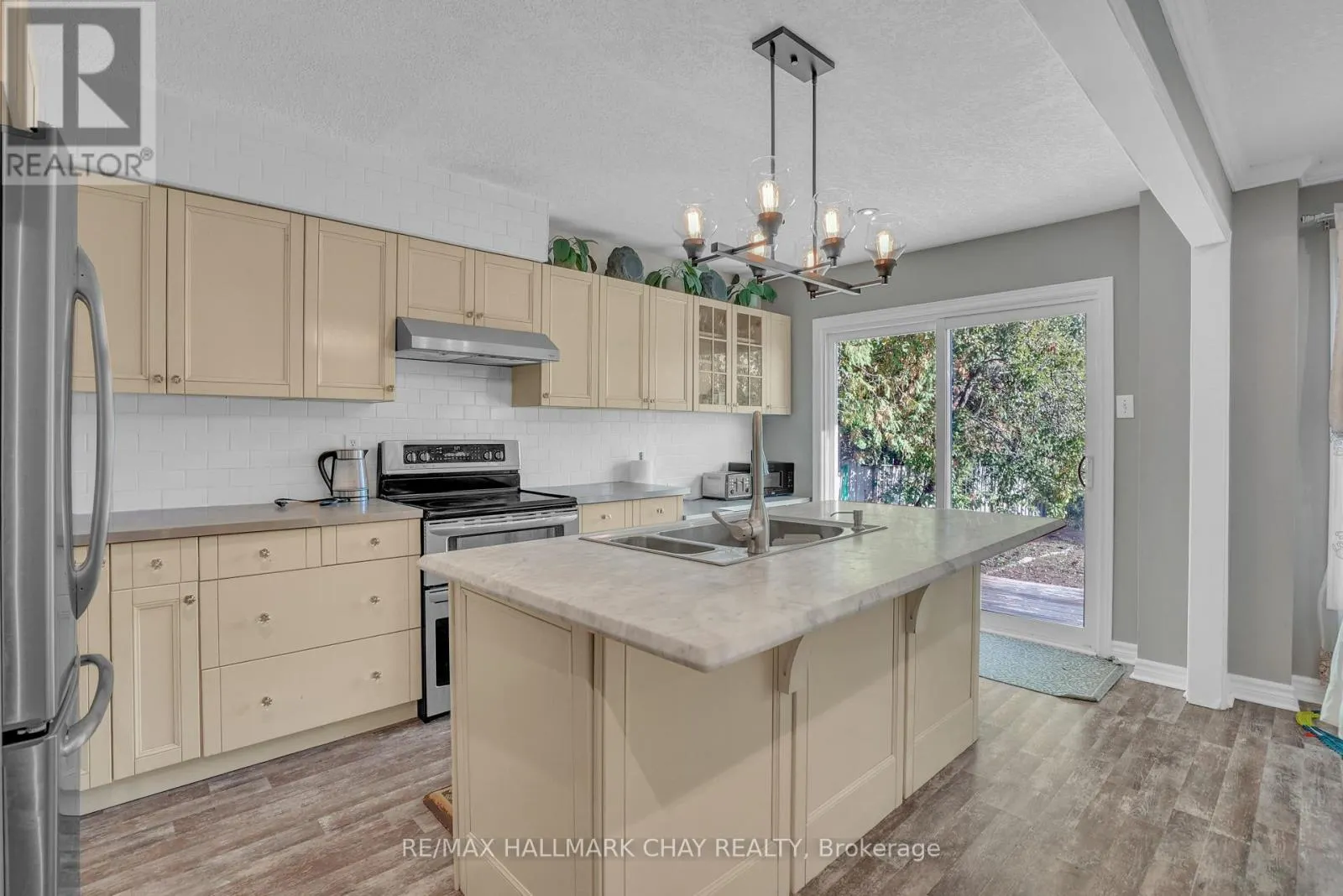30 ROSENFELD DRIVE