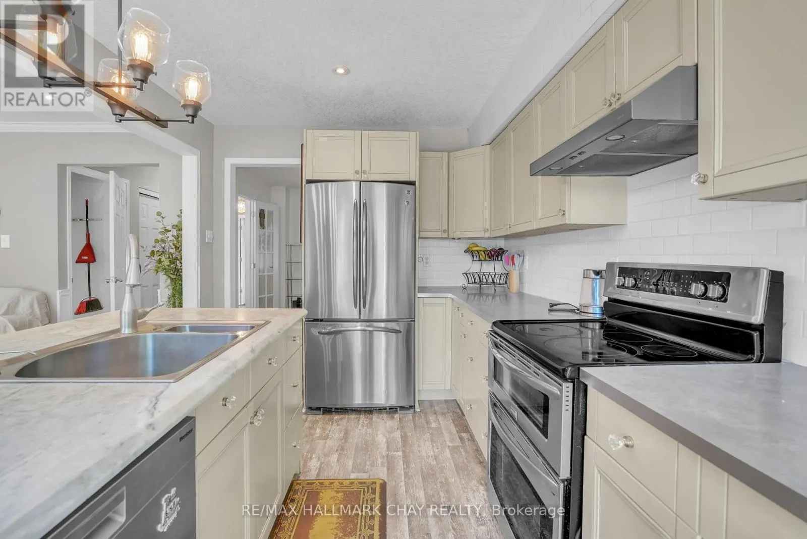 30 ROSENFELD DRIVE