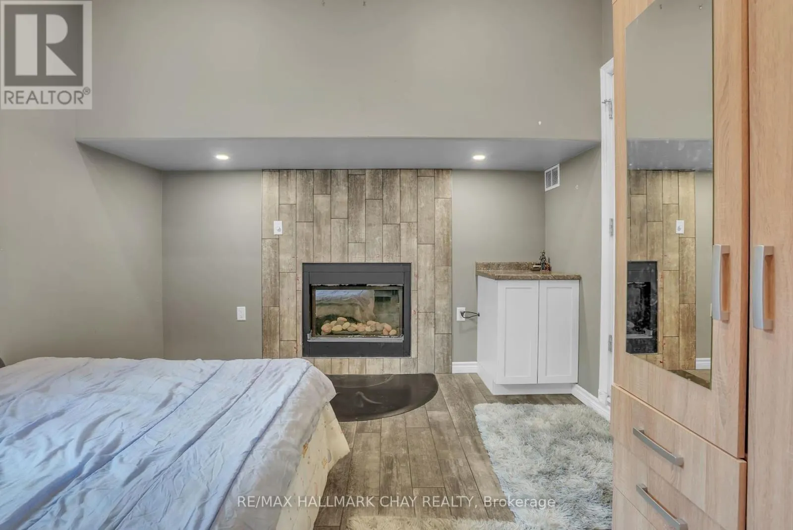 30 ROSENFELD DRIVE