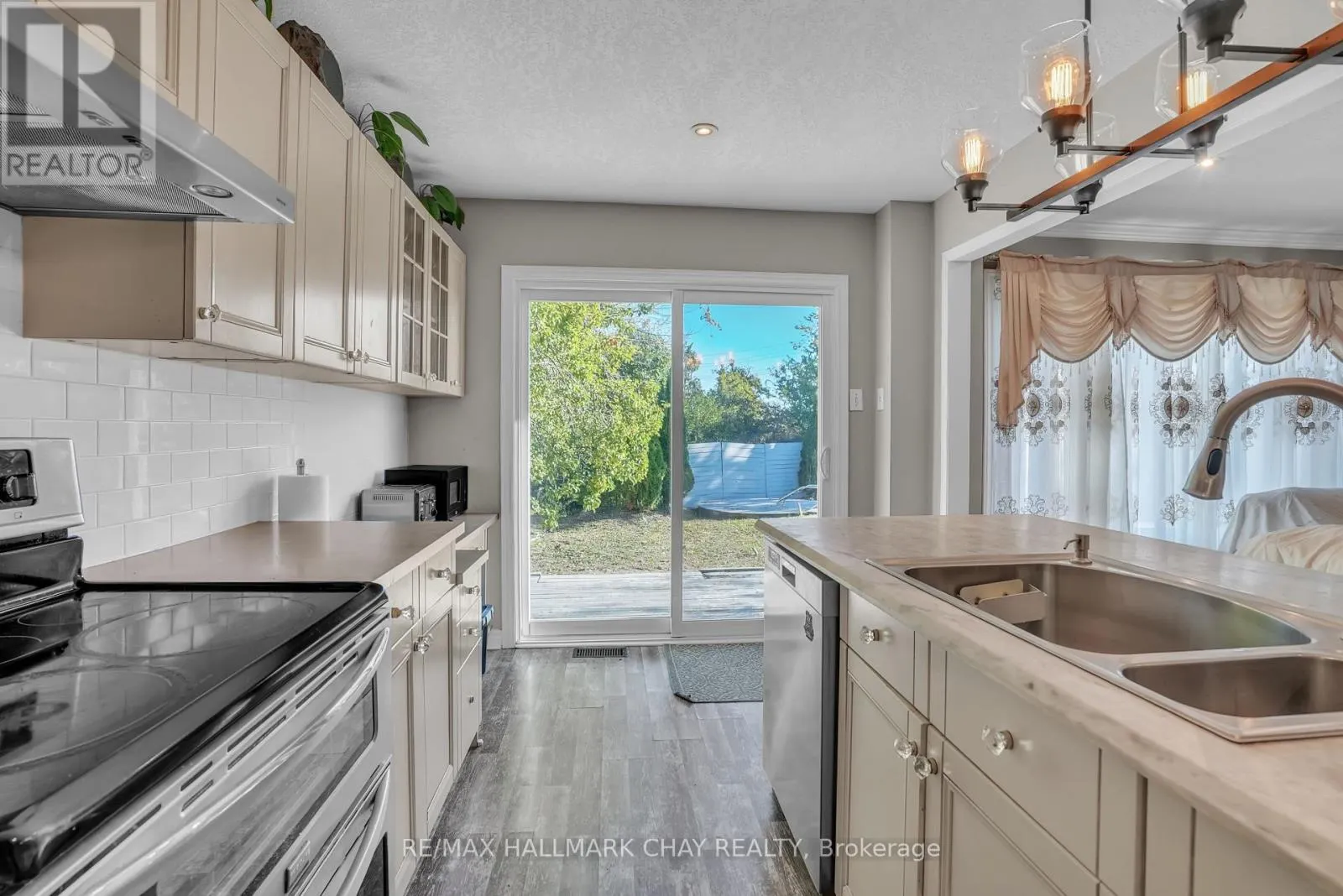 30 ROSENFELD DRIVE