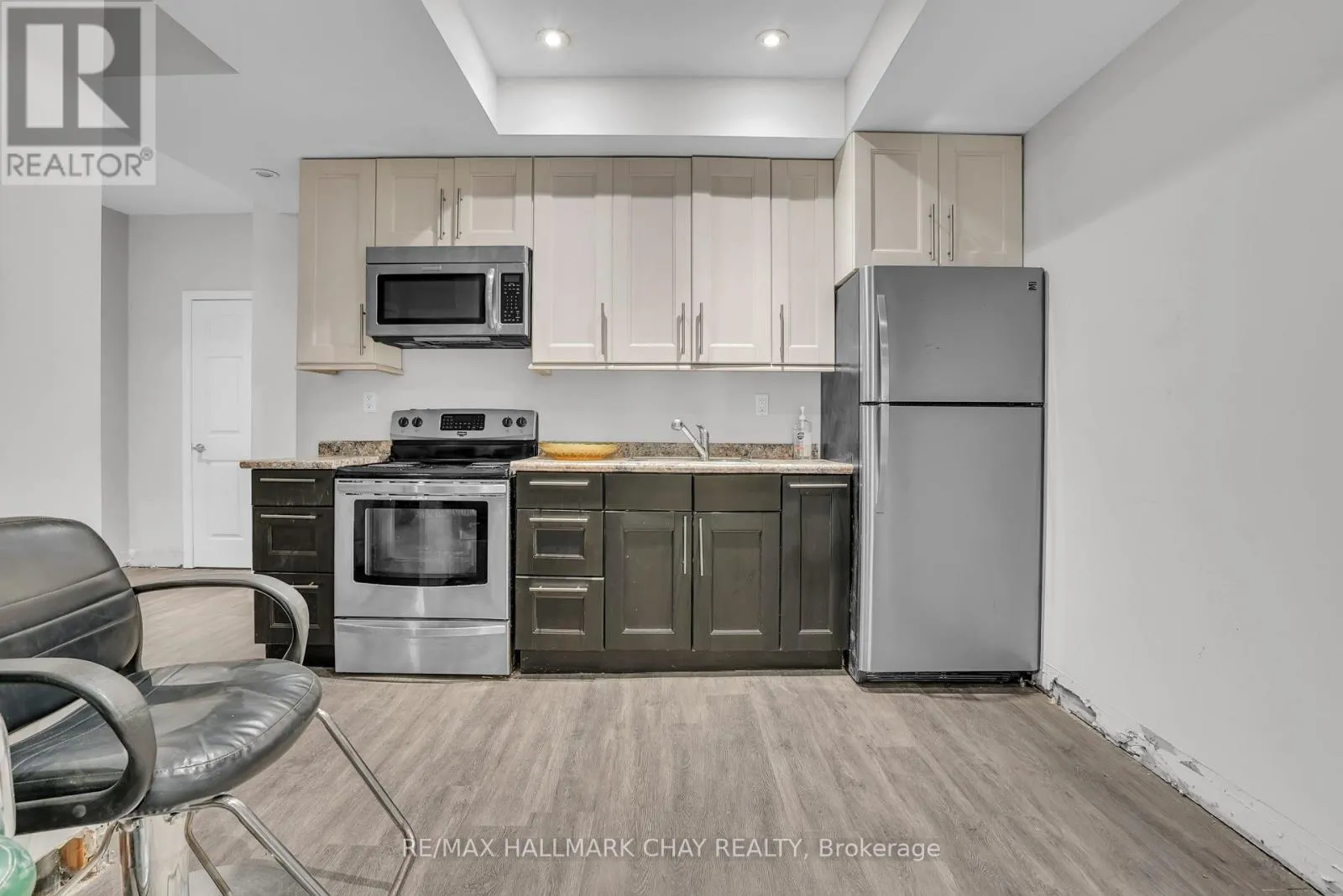 30 ROSENFELD DRIVE