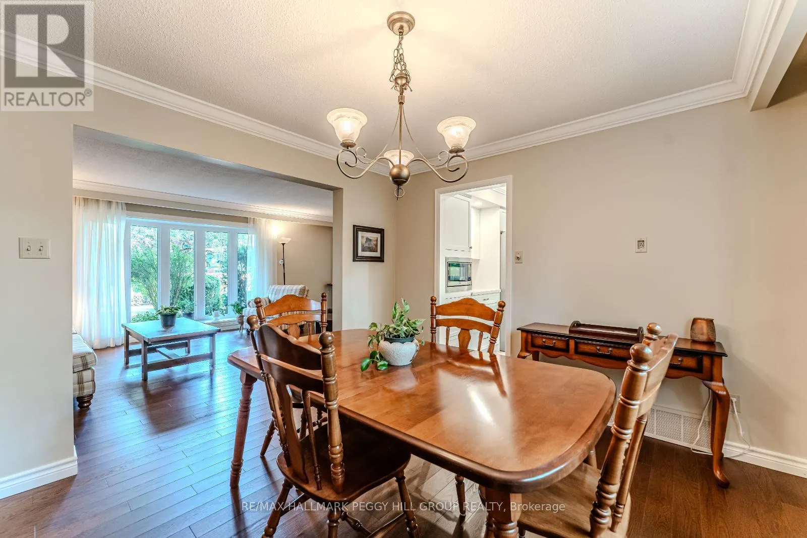 19 OAKRIDGE DRIVE