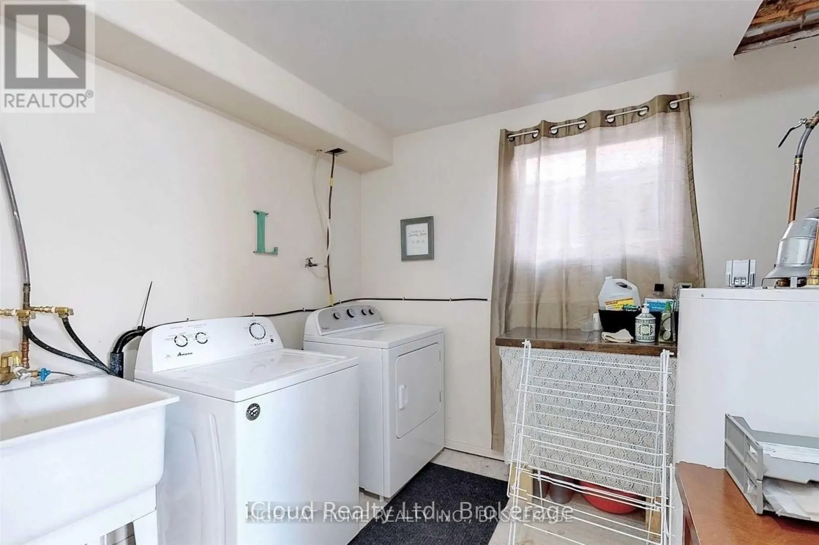 LOWER - 229 DUNSMORE LANE