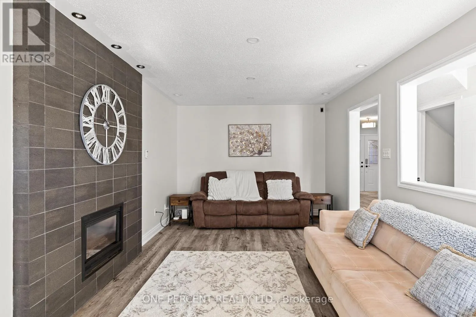 21 BRANDON CRESCENT