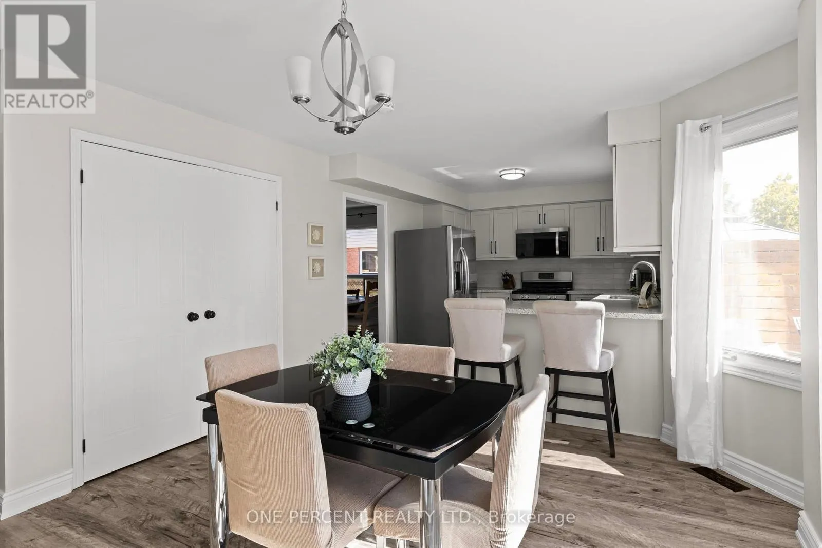 21 BRANDON CRESCENT