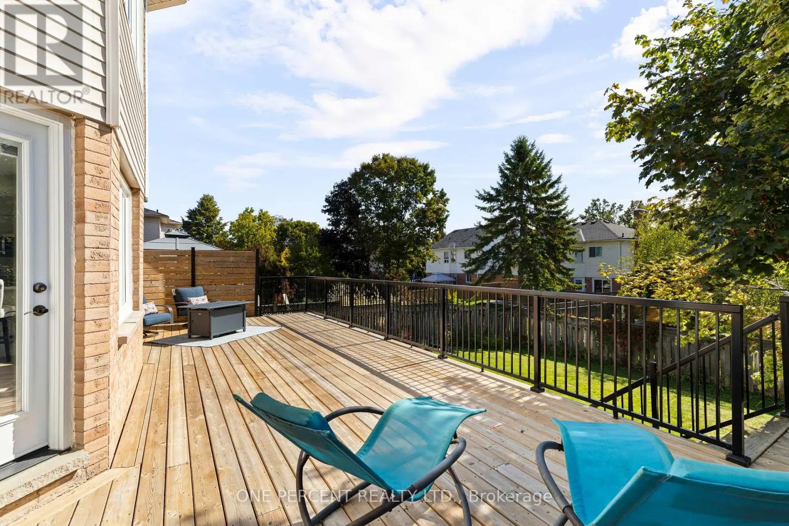 21 BRANDON CRESCENT