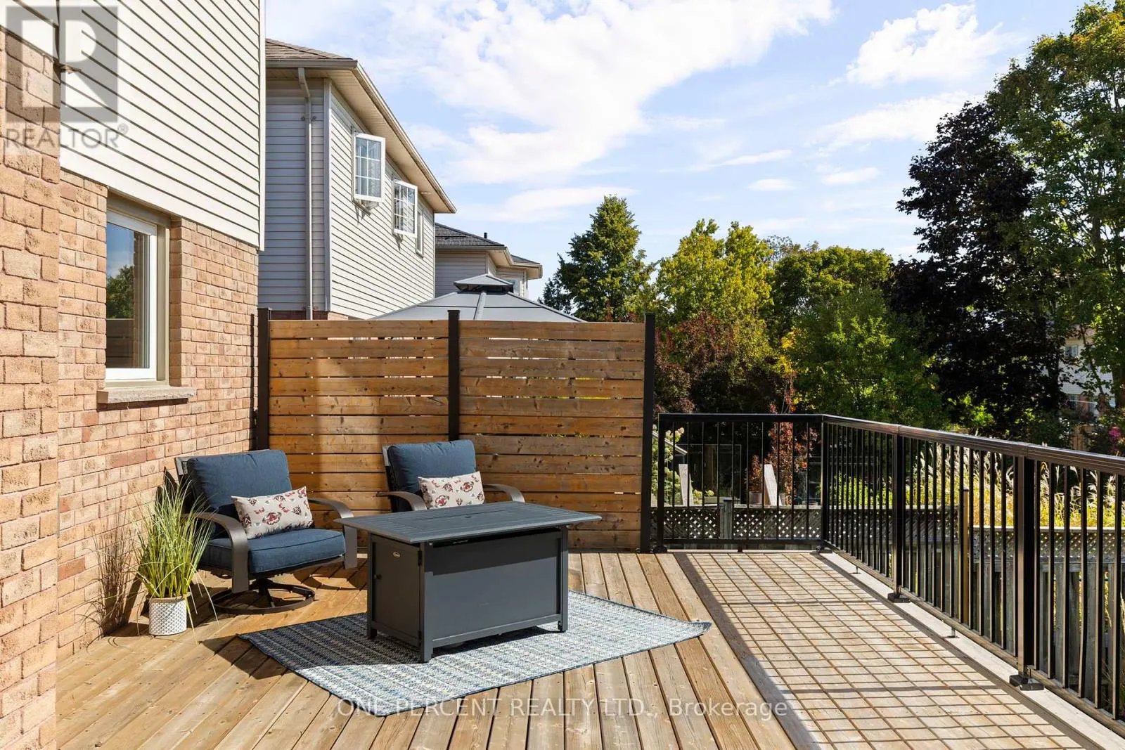 21 BRANDON CRESCENT
