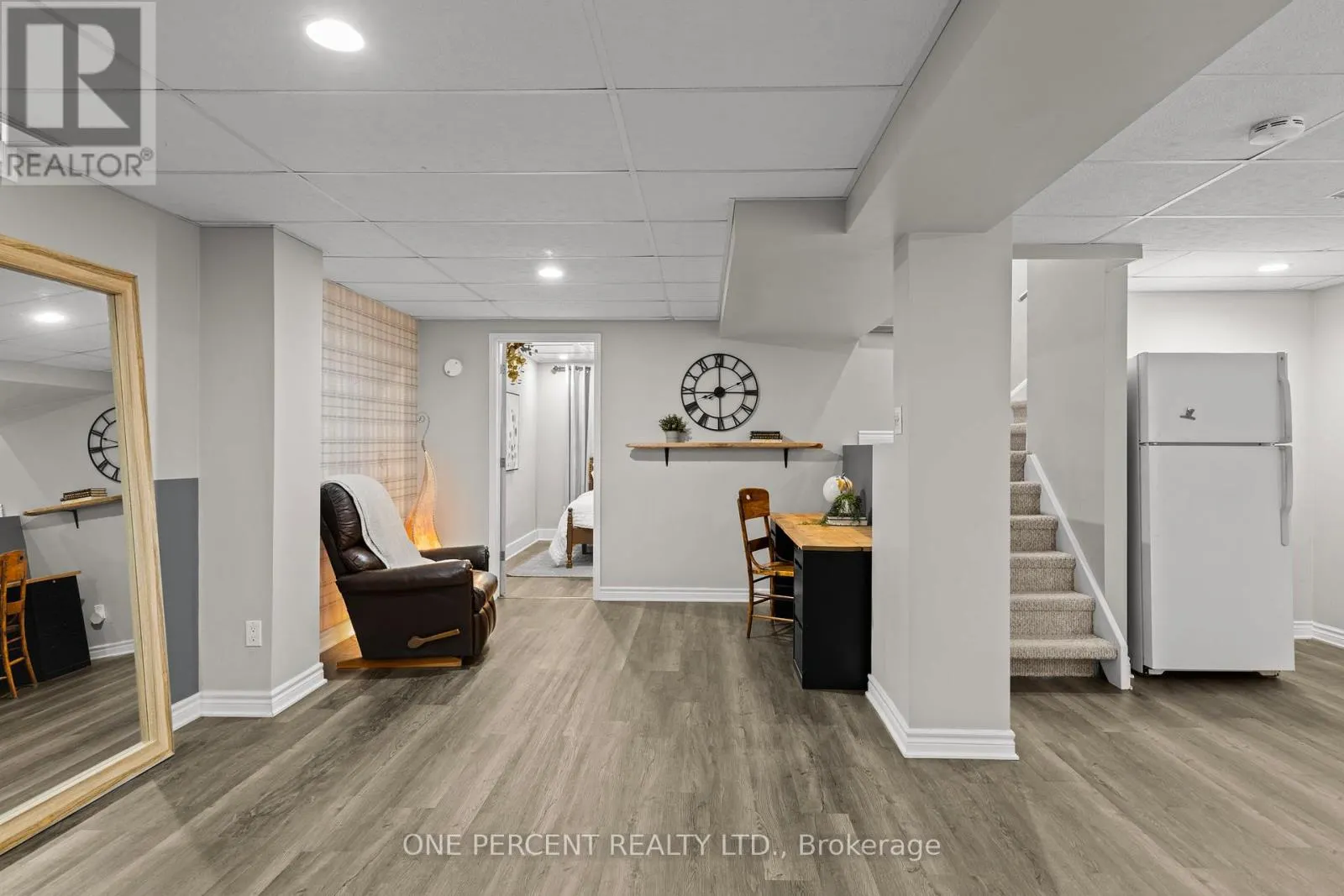 21 BRANDON CRESCENT
