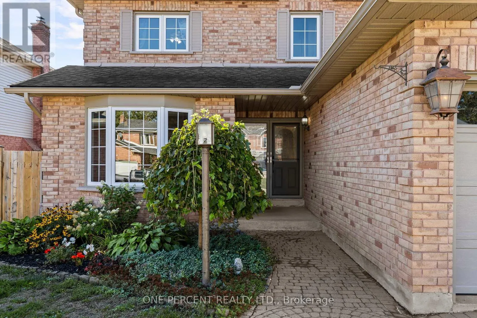 21 BRANDON CRESCENT