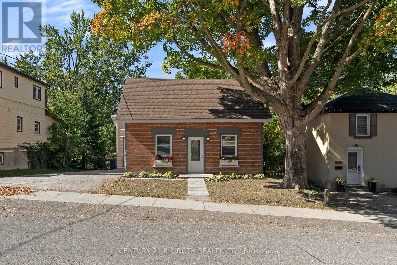 269 MOFFAT STREET