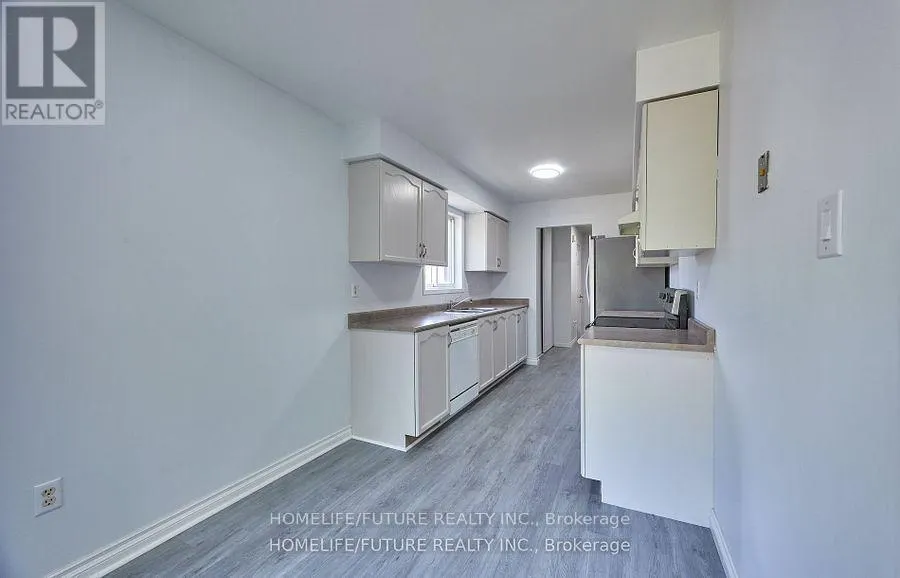 6 PICKETT CRESCENT