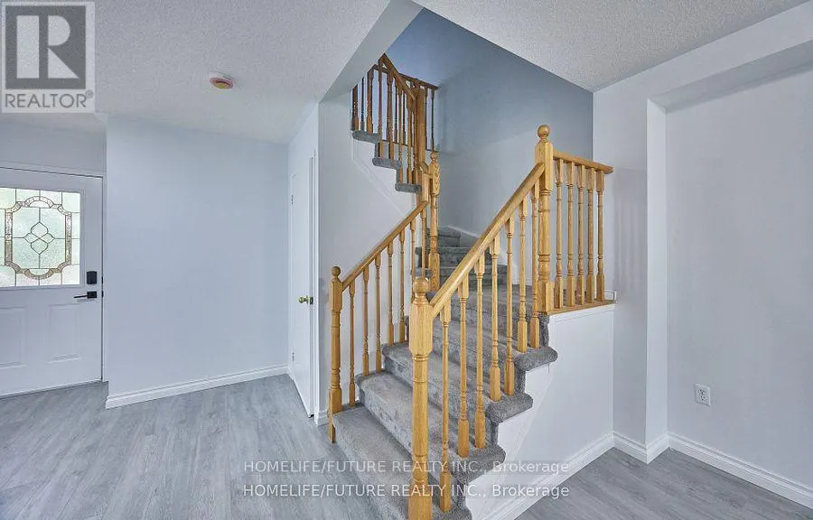 6 PICKETT CRESCENT