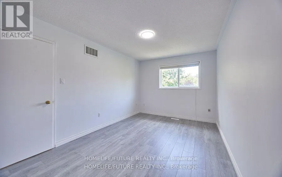 6 PICKETT CRESCENT