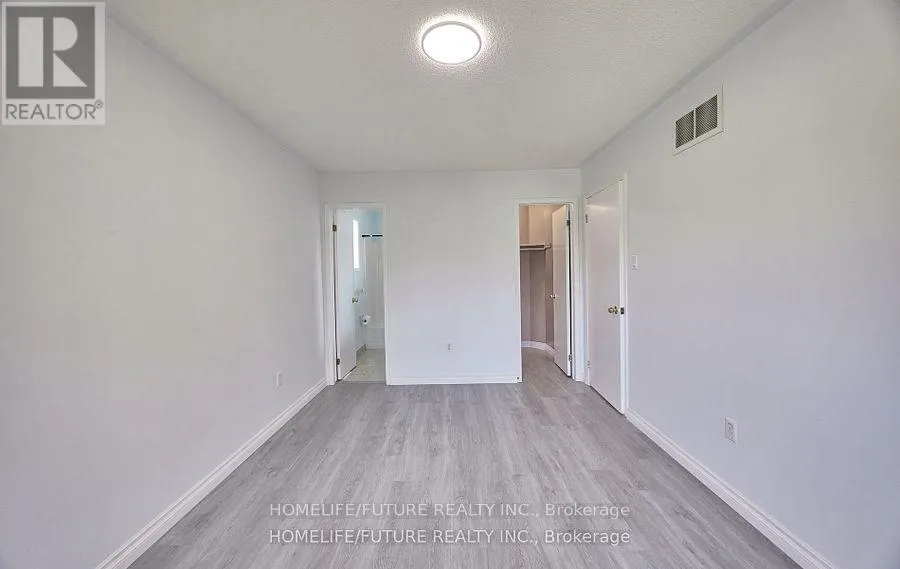 6 PICKETT CRESCENT