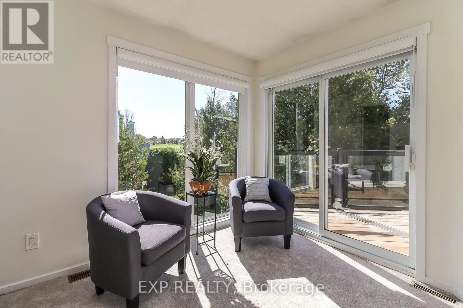 38 - 133 FAIRWAY CRESCENT
