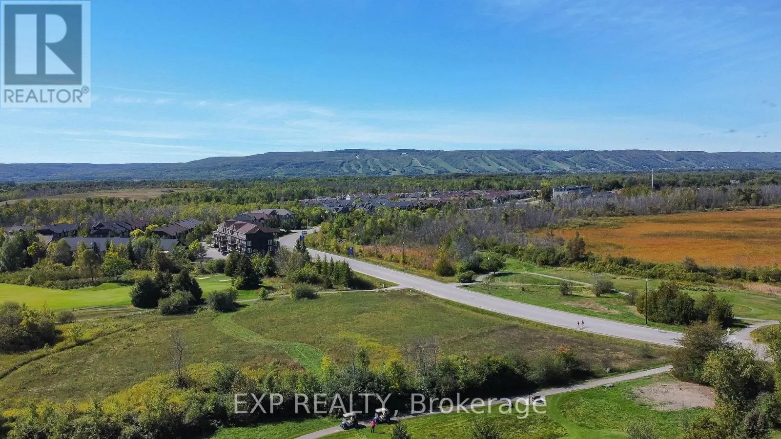38 - 133 FAIRWAY CRESCENT