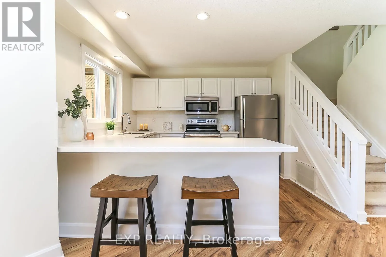 38 - 133 FAIRWAY CRESCENT