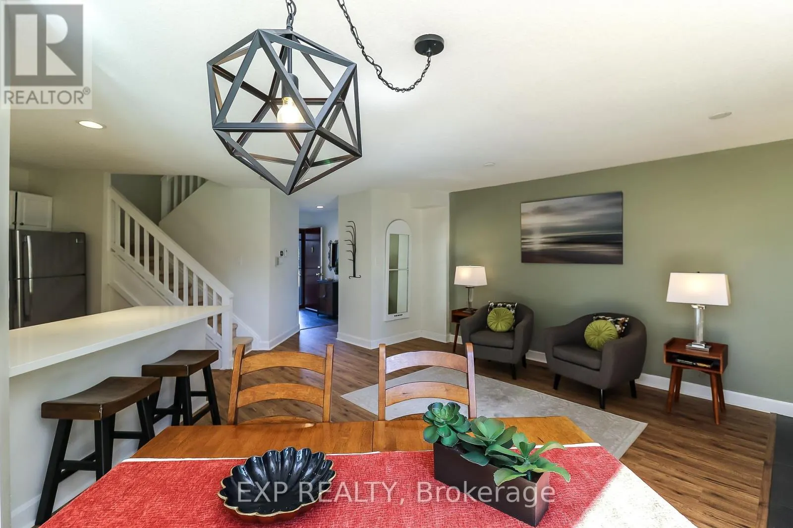 38 - 133 FAIRWAY CRESCENT