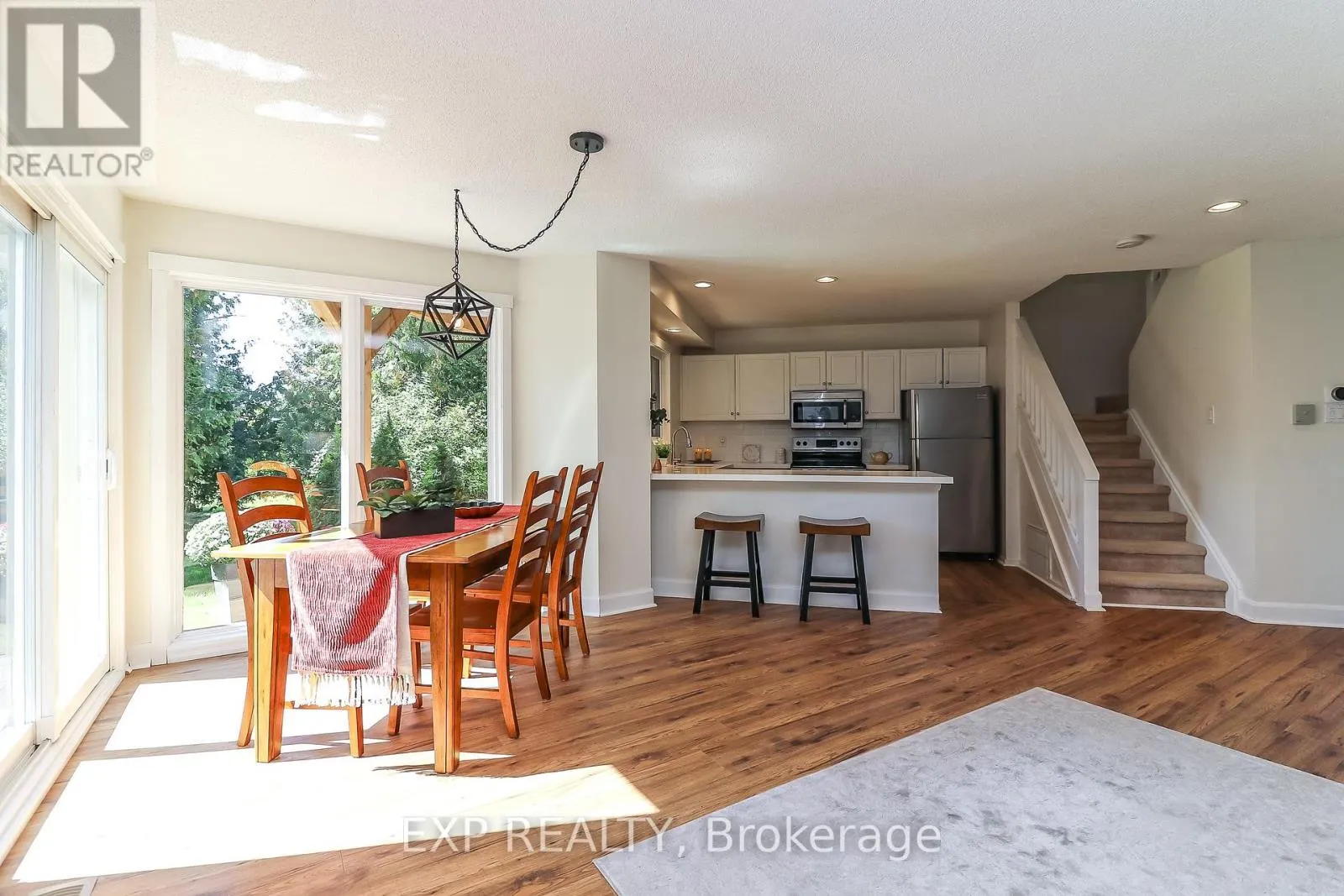 38 - 133 FAIRWAY CRESCENT
