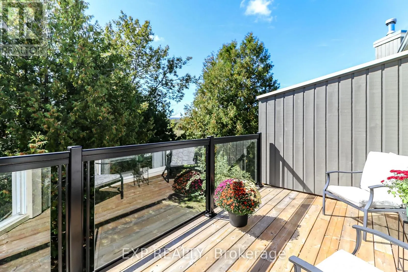 38 - 133 FAIRWAY CRESCENT