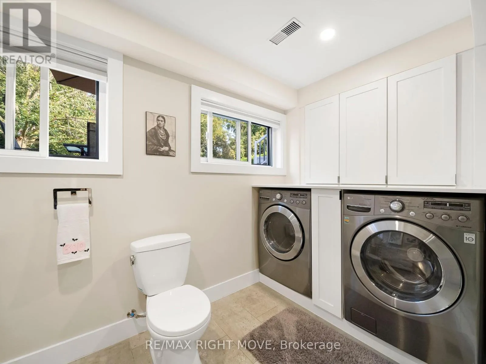 16 GREENFIELD AVENUE