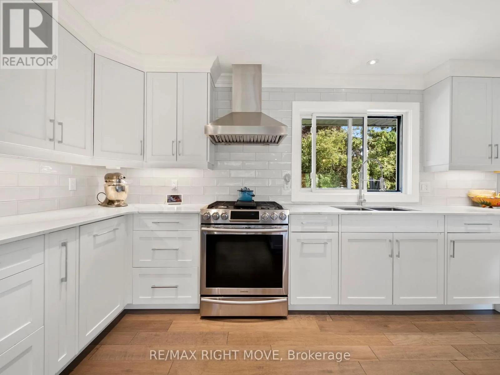 16 GREENFIELD AVENUE