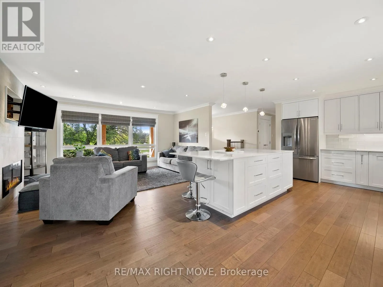 16 GREENFIELD AVENUE