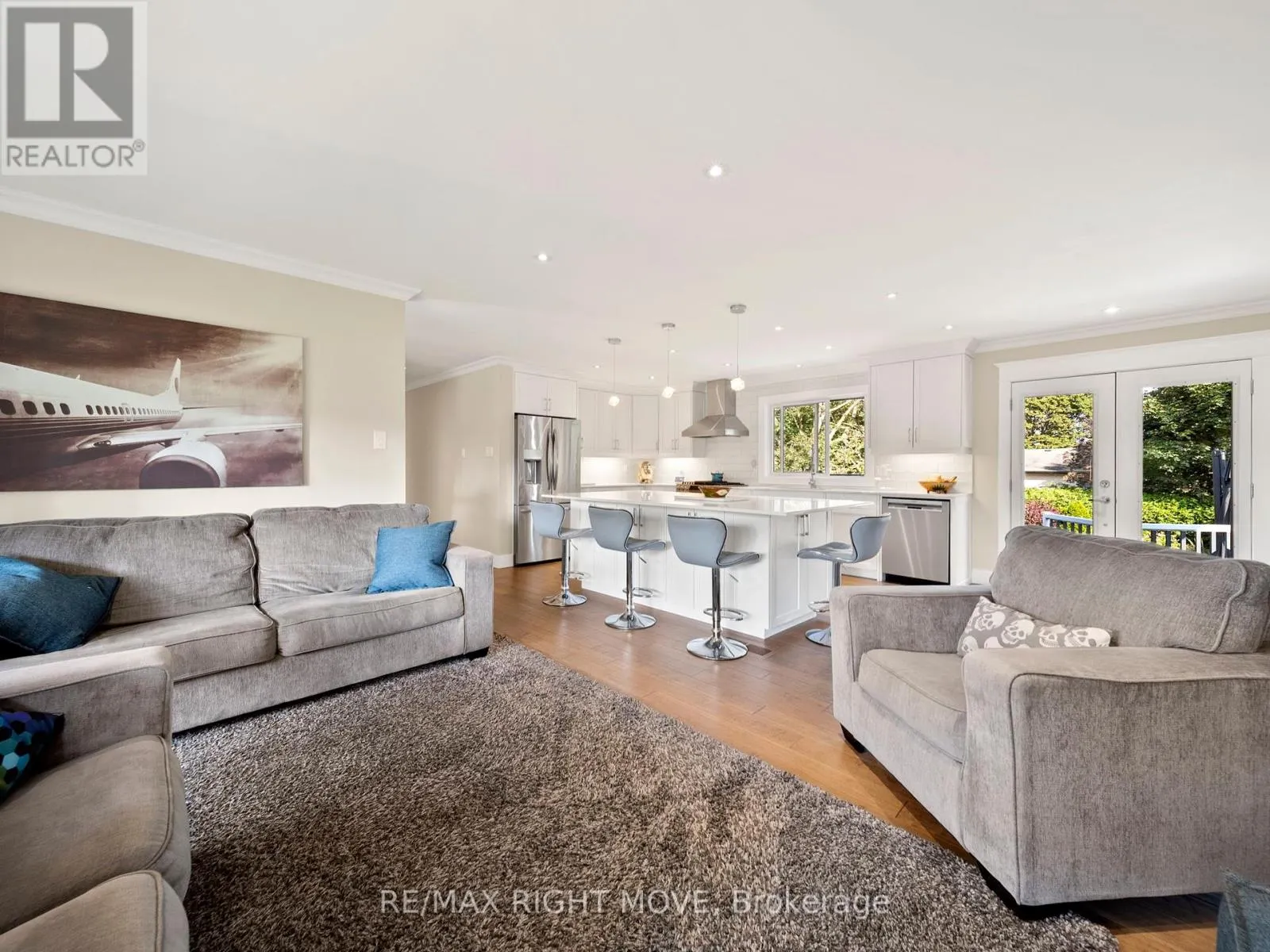 16 GREENFIELD AVENUE