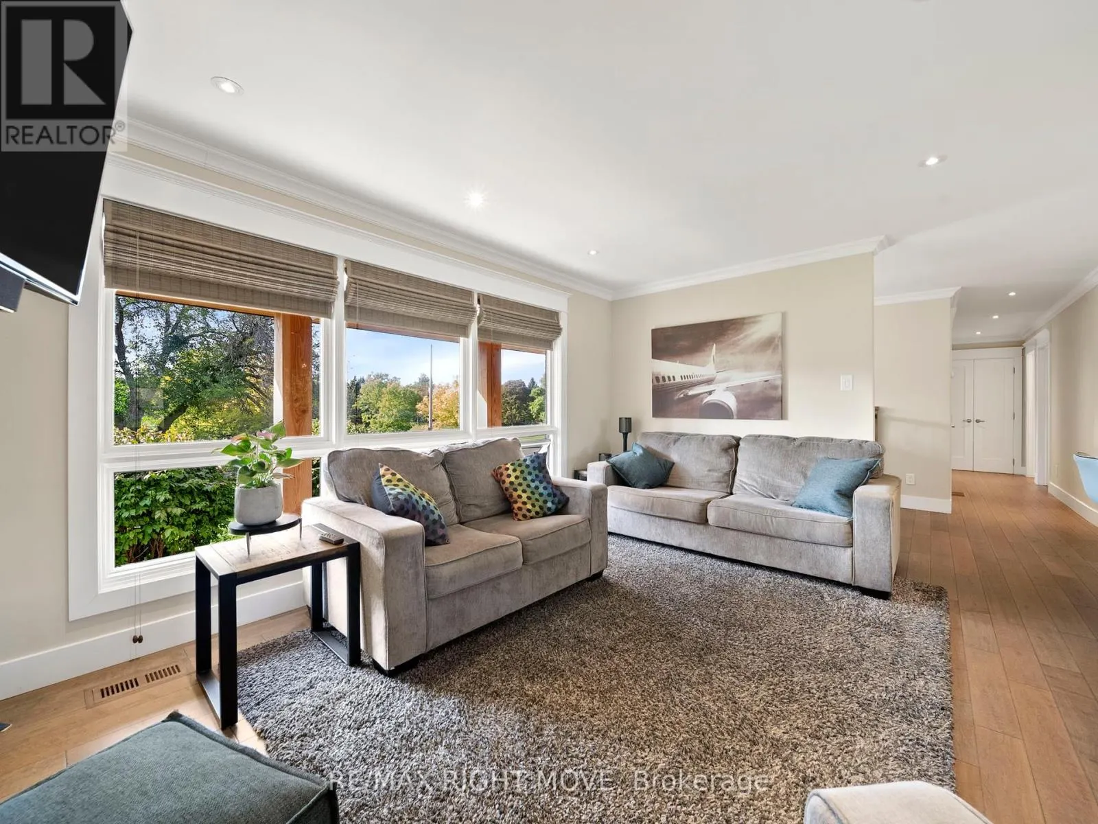 16 GREENFIELD AVENUE