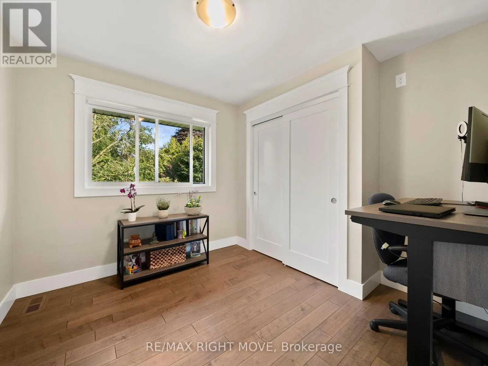 16 GREENFIELD AVENUE