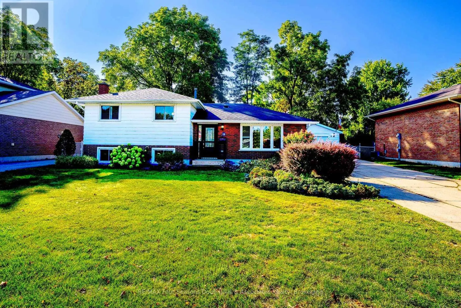 10 LOCKHART ROAD