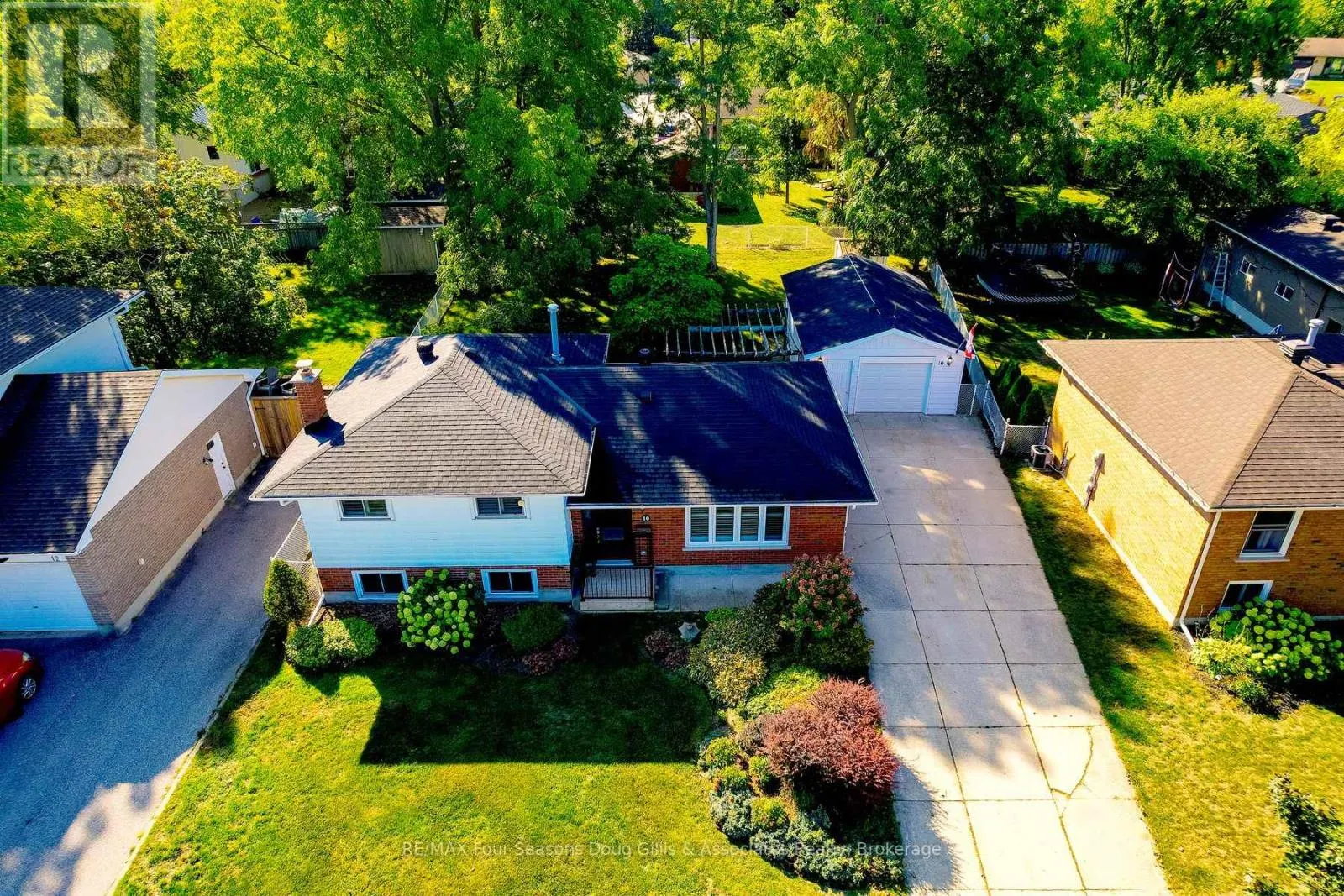 10 LOCKHART ROAD