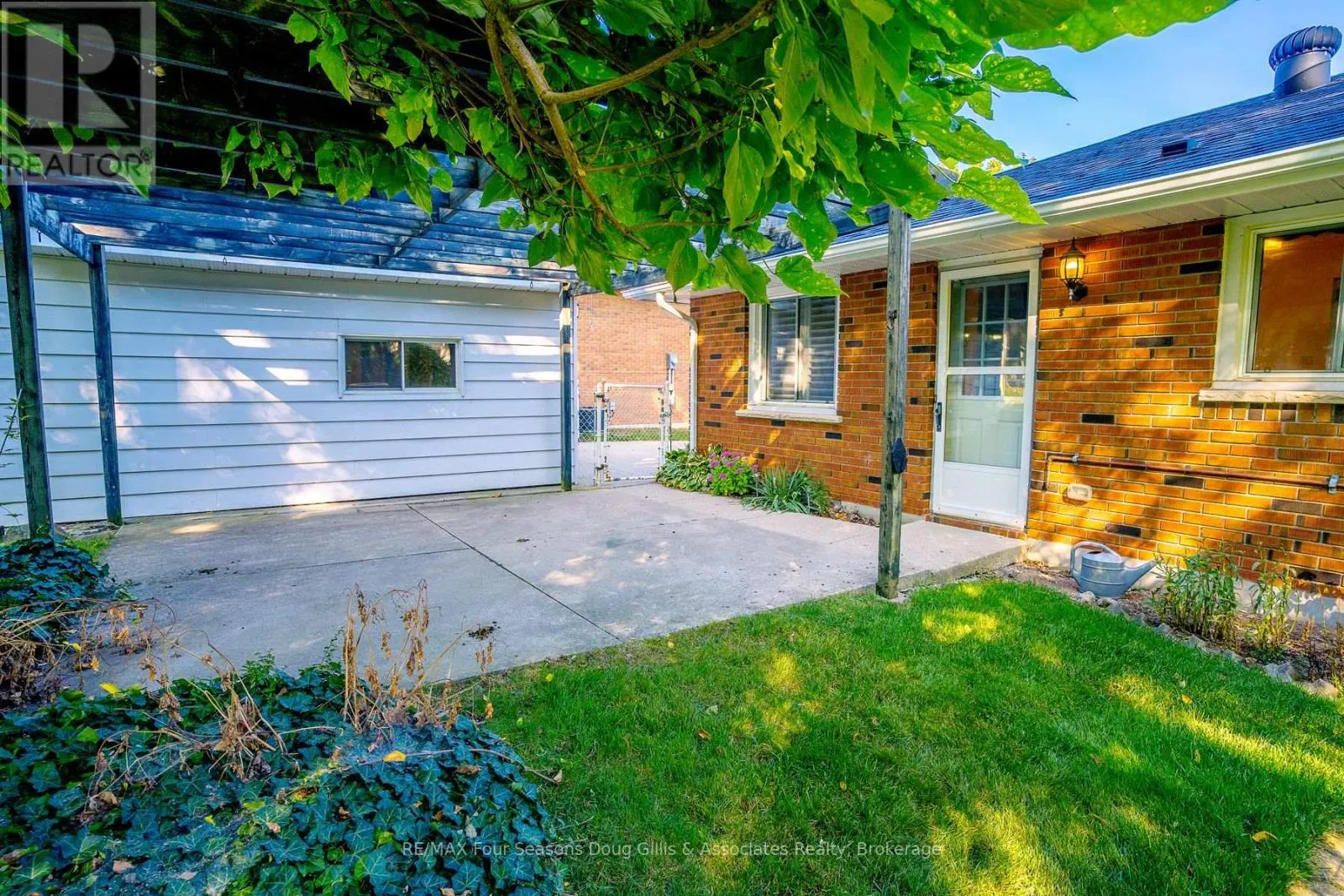 10 LOCKHART ROAD