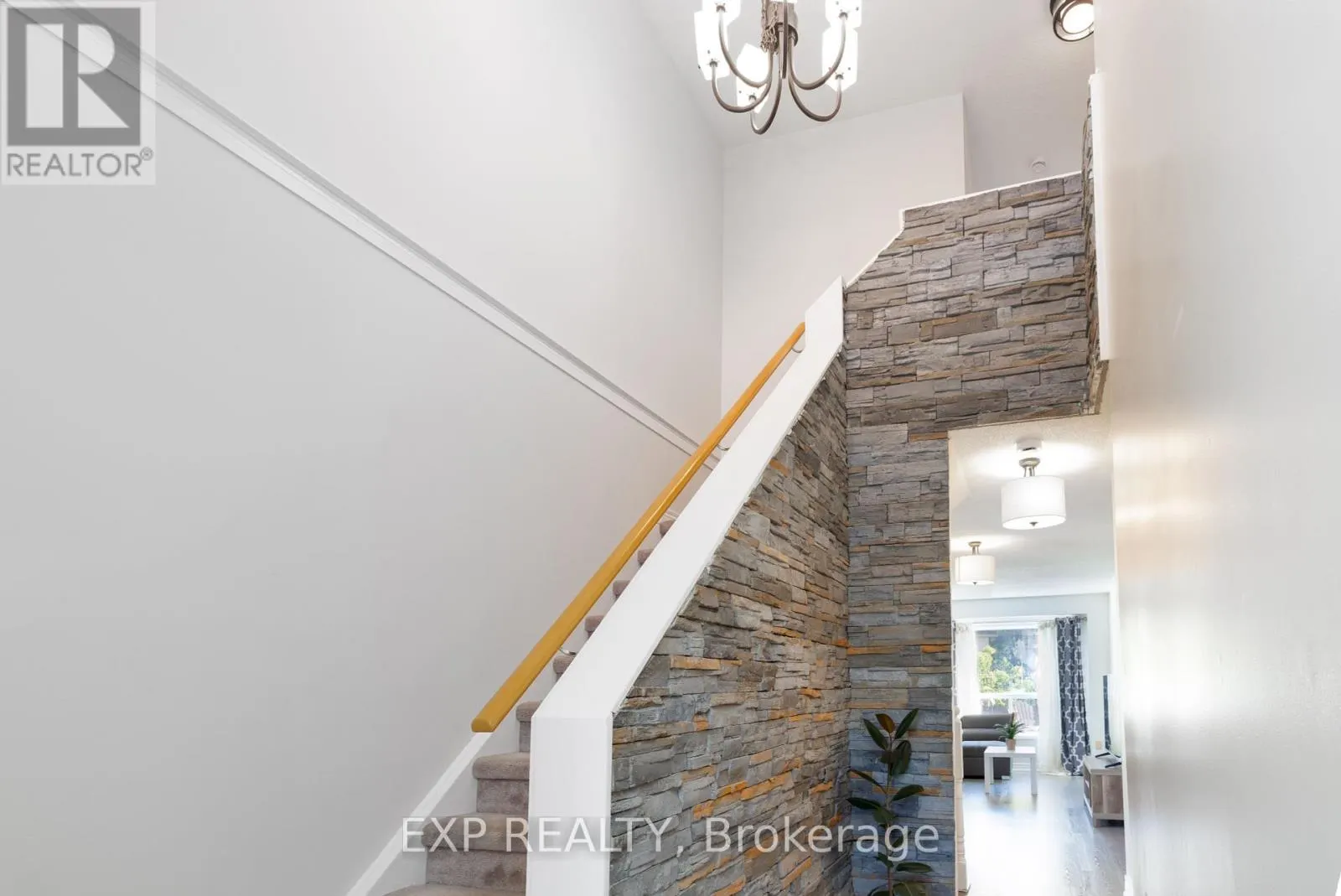 192 PICKETT CRESCENT