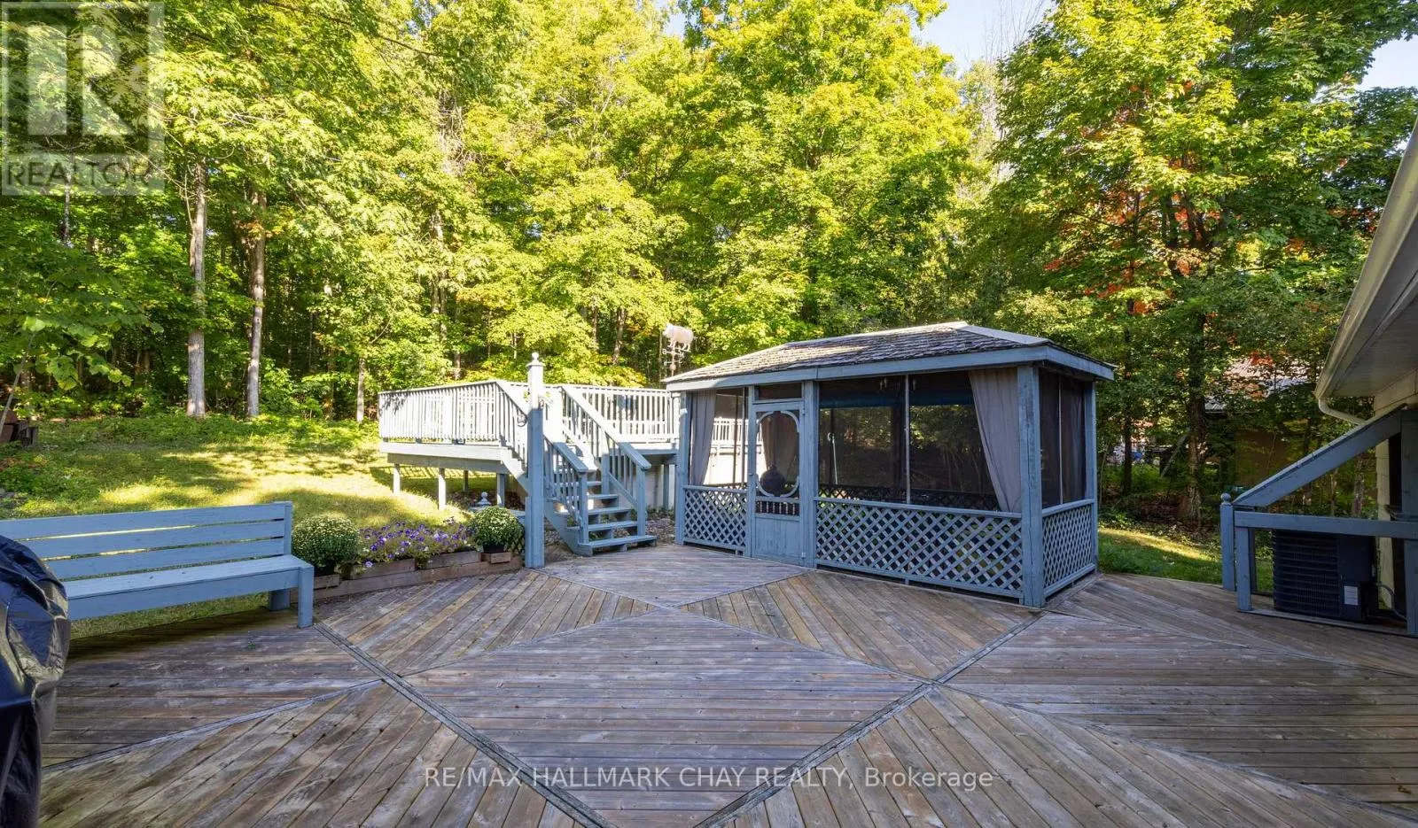 372 LAKEWOOD DRIVE